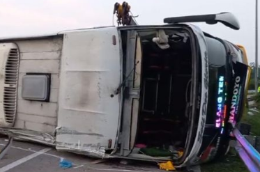 Kecelakaan Bus di Tol Cipali Tewaskan 12 Orang
