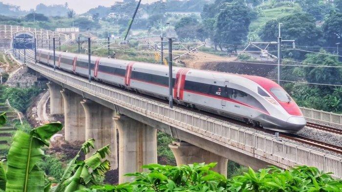 Jelang Akhir Tahun Kereta Cepat Whoosh Capai 1 Juta Penumpang