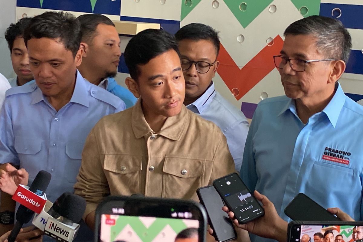 Gibran Melanggar Aturan Usai Bagi-Bagi Susu di CFD