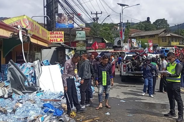 Kecelakaan Bruntun di Puncak Bogor, 17 Orang Luka-Luka