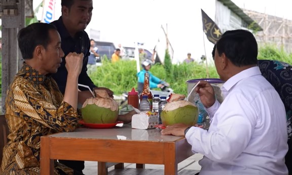 Jokowi Prabowo Makan Bakso di Magelang, Ini Respon Ganjar dan Anies