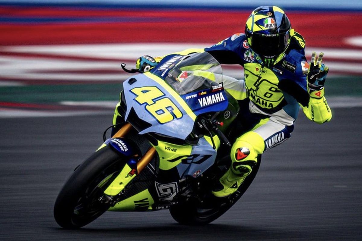 Comebacknya Rosi Dengan Yamaha R1 yang Bikin Gagal Fokus