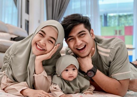Beragam Komentar Netizen Soal Perceraian Ria Ricis dan Teuku Ryan