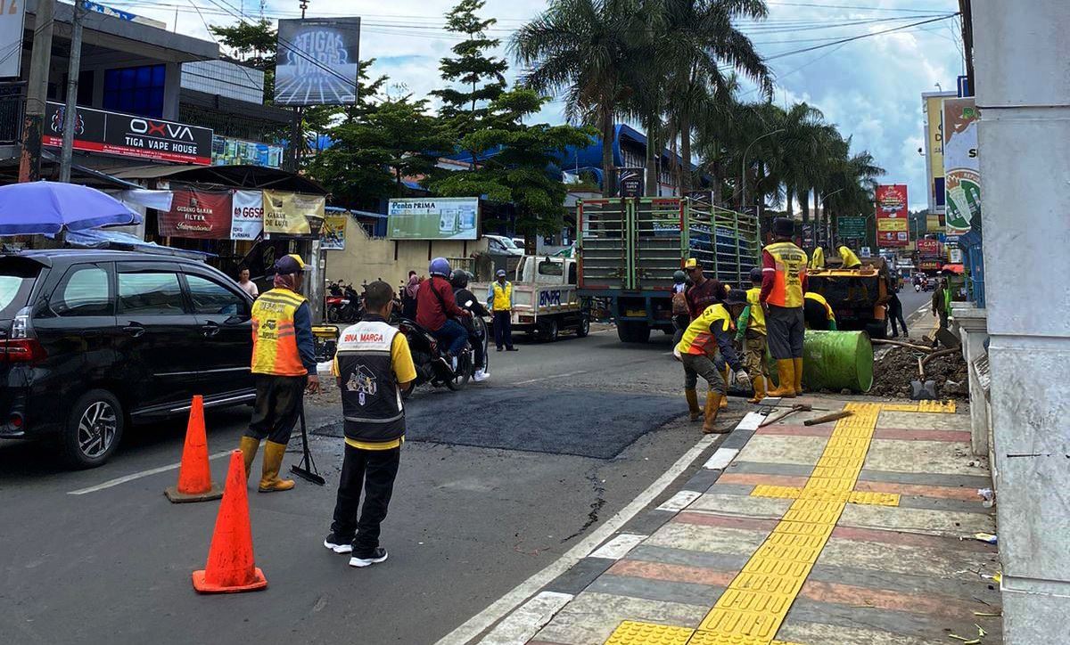 Perbaikan Jalan Sebabkan Kemacetan di Lembang