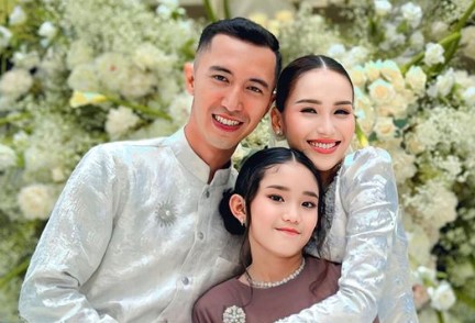Paling Populer: Lamaran Ayu Ting Ting Hingga Keluarga YA Jadi Sasaran Netizen