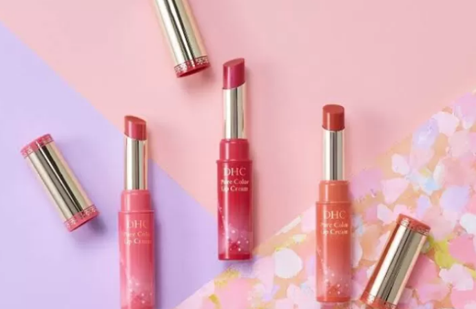 4 Lipstik Terbaik Indomart Untuk Atasi Bibir Kering dan Hitam