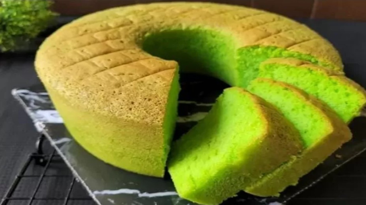 Resep Bolu Pandan Kukus 2 Telur yang Lembut dan Enak