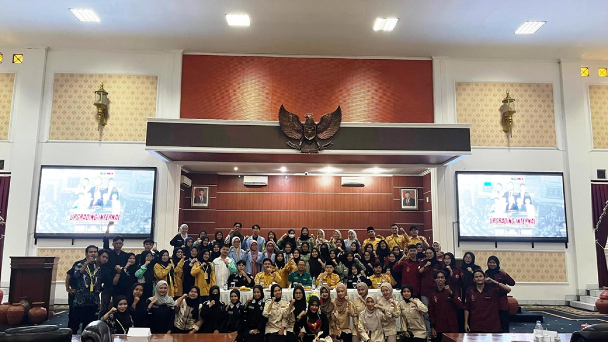 BEM STAI Muttaqien Purwakarta Upgrading Kepemimpinan di Gedung Dewan