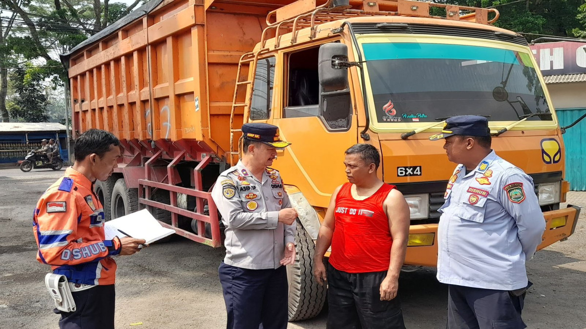 Dishub Subang Ingatkan Sopir Patuhi Perbup tentang Aturan Operasional Kendaraan Berat