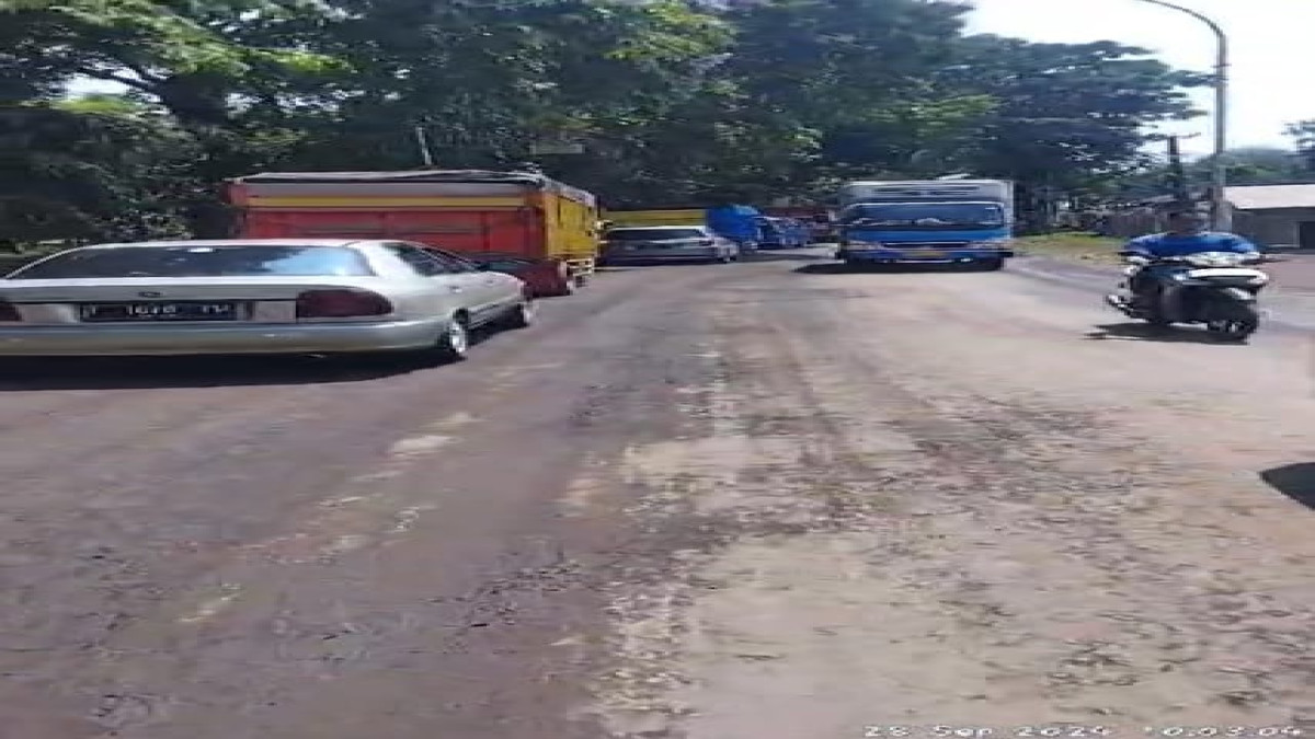 Masyarakat Subang Selatan Keluhkan Kondisi Jalan di Depan PTPN Tambakan