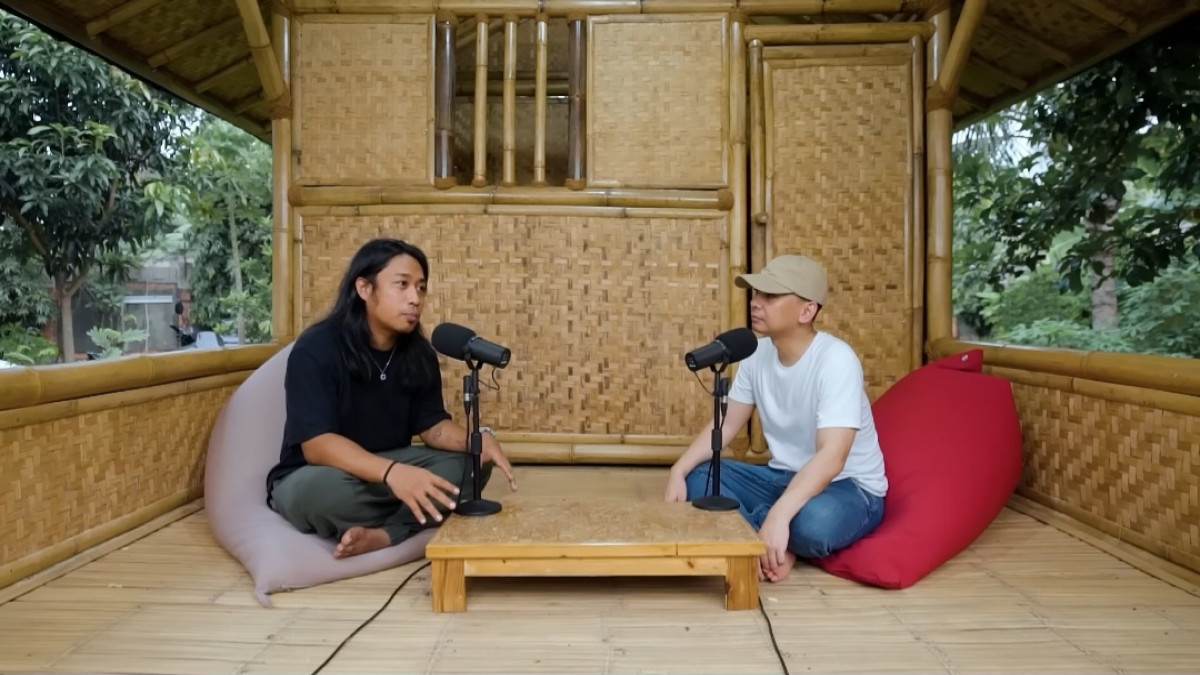 Stand-Up Komedi Raditya Dika: Cerita Sialku Hadir di Tiga Kota Terakhir!