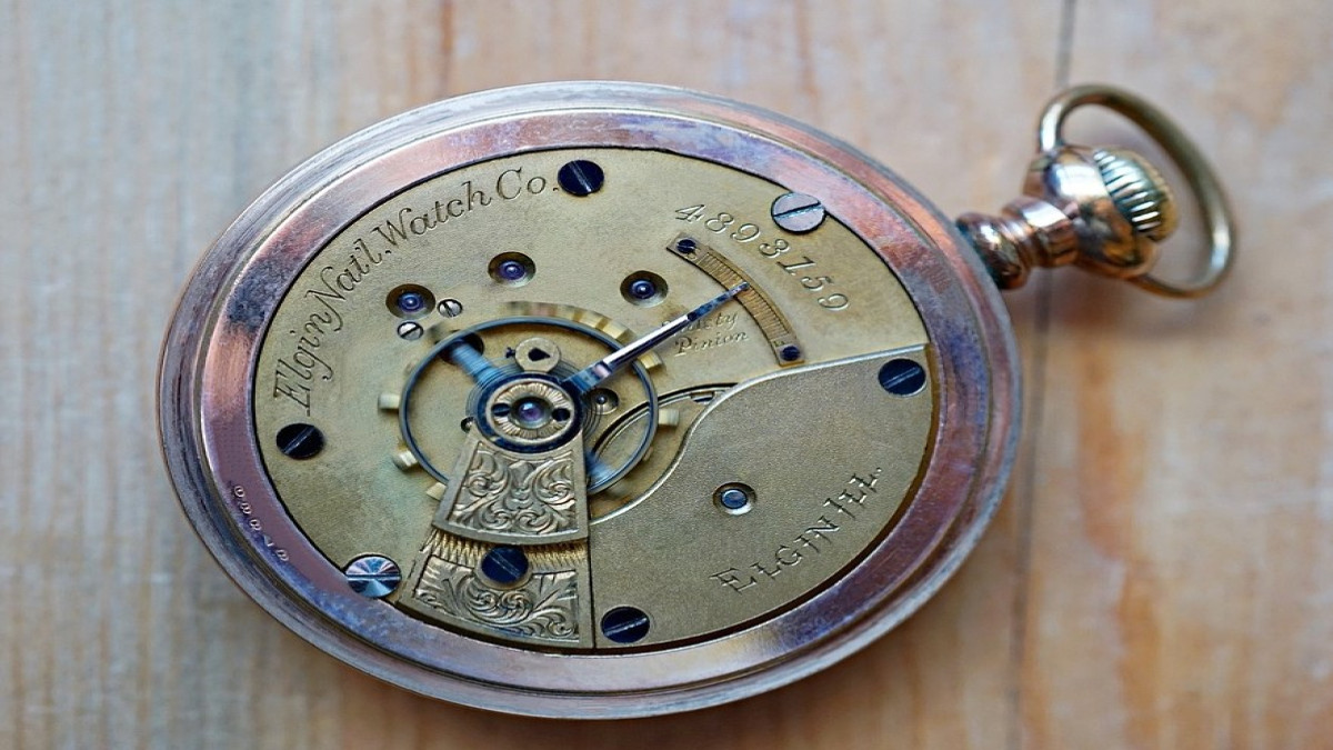 10 Jam Tangan Antik Yang Masih Dicari Kolektor