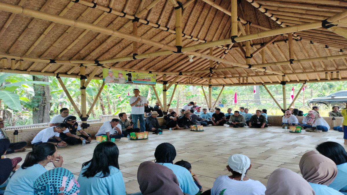 Deklarasi Cabup Nomor 01, Kang Jimat Didaulat Bapak Petani Nanas Subang Selatan