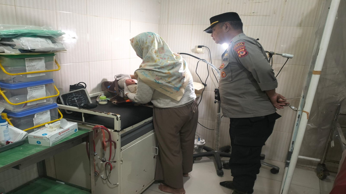 Seorang Bayi Ditemukan dalam Tas di Teras Rumah Warga Jalancagak