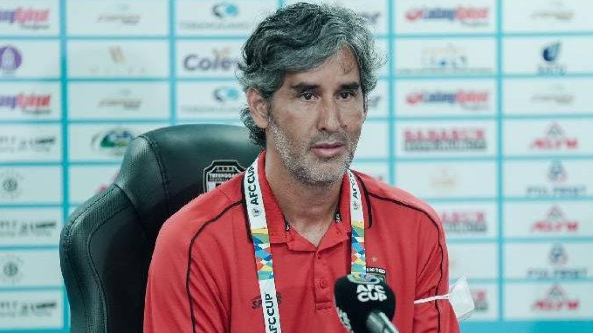 Pelatih Bali United, Stefano Cugurra, Menyindir Permintaan Penundaan Jadwal oleh Persib Bandung