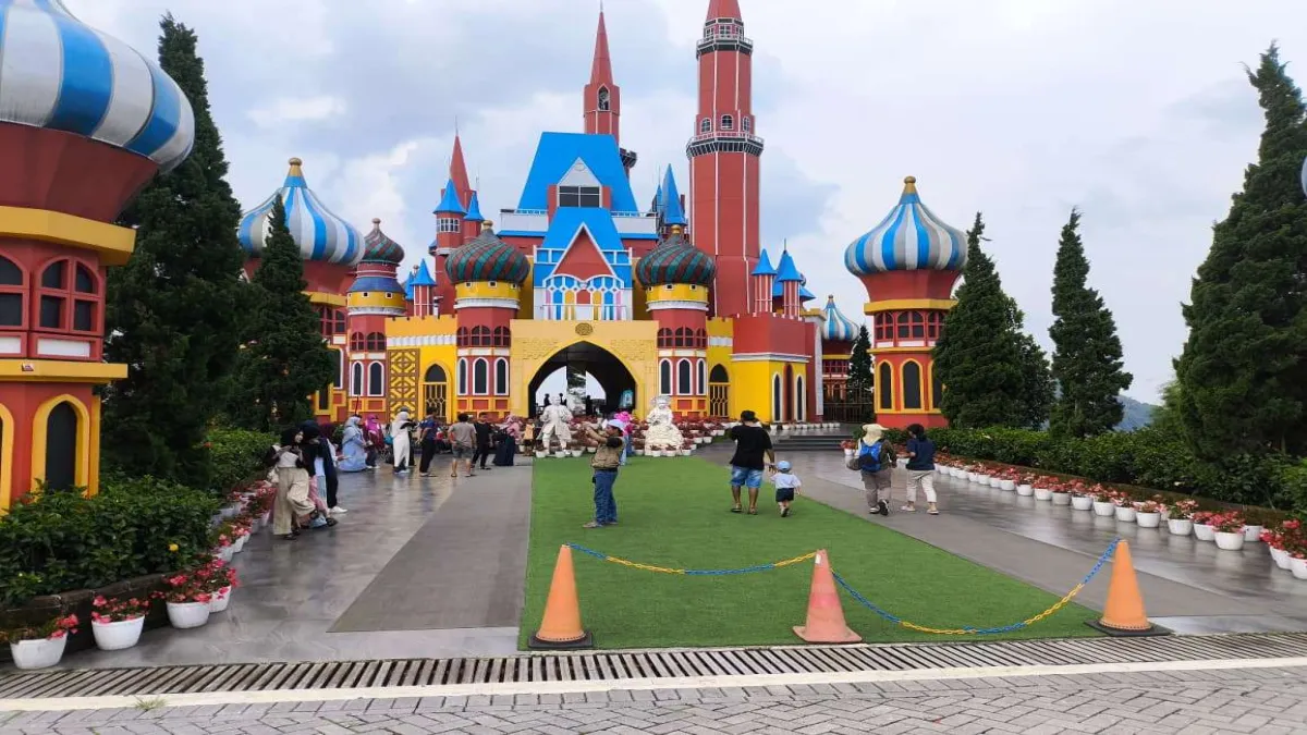 Okto dan Okta Masuk Gratis Wisata D’Castello Subang