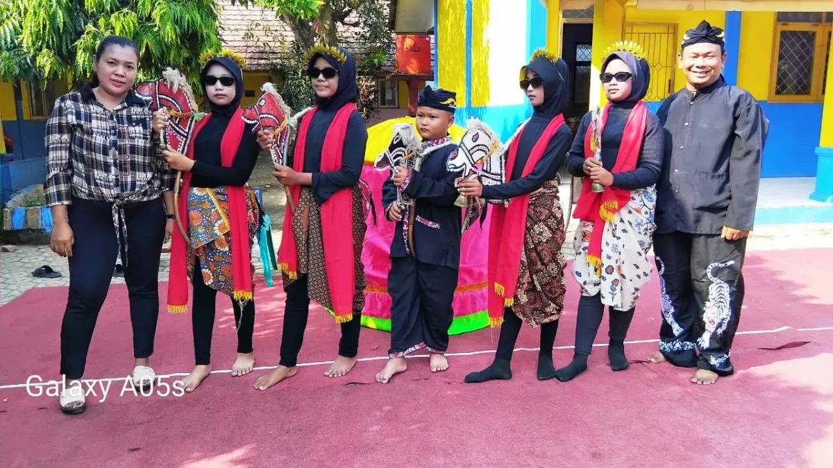 Latih Bakat Anak Sejak Dini, SDN Kiansantang Desa Karanganyar Subang Lestarikan Tari Sintren Lewat Ekskul