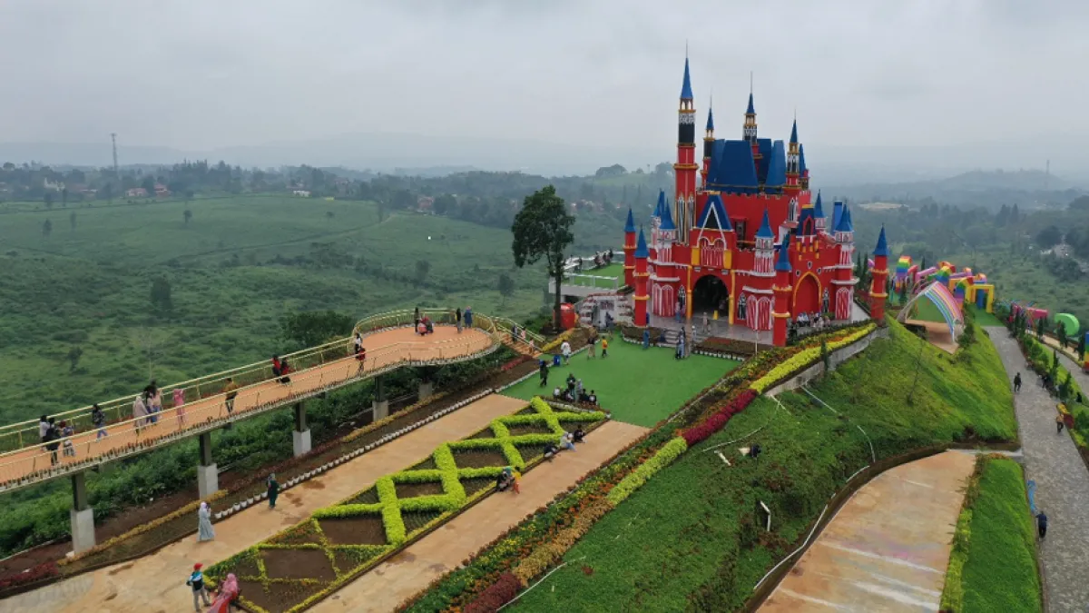 Fasilitas Florawisata D Castello Subang, Wisata Istana Atas Awan yang Mempesona