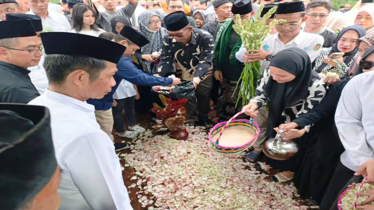 Tertunduk Sendu, Om Zein: Mohon Dimaafkan Apabila Almarhumah Ada Salah