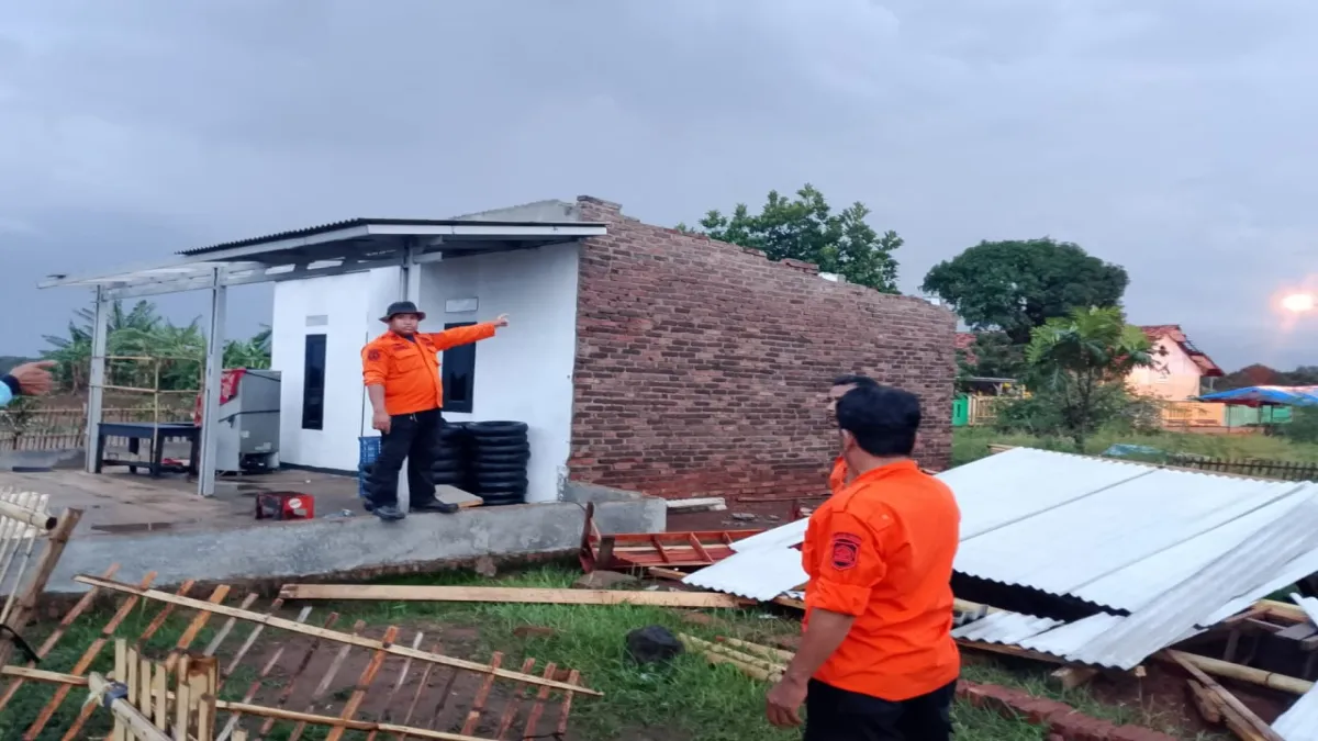 Puluhan Rumah di Subang Rusak Diterjang Puting Beliung