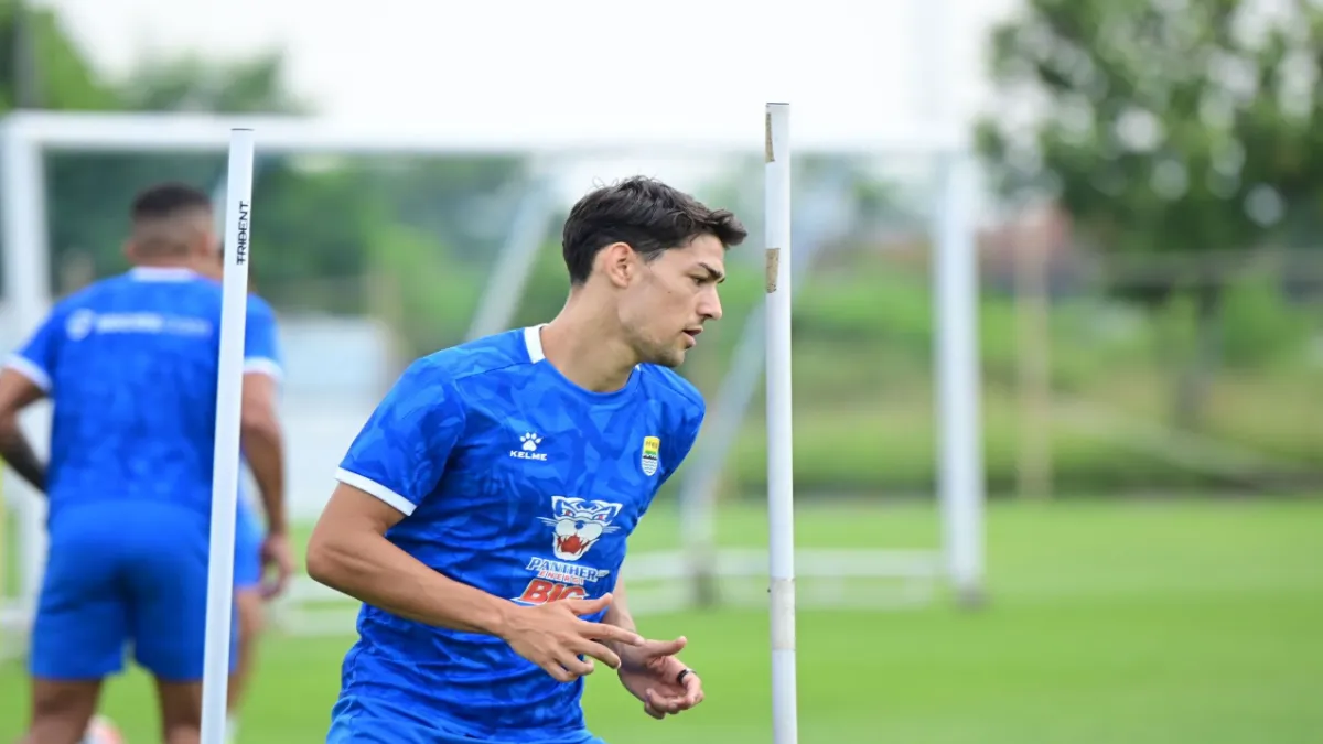 Santai Soal Gosip Transfer, Federico Barba Tegaskan Fokus untuk Persib