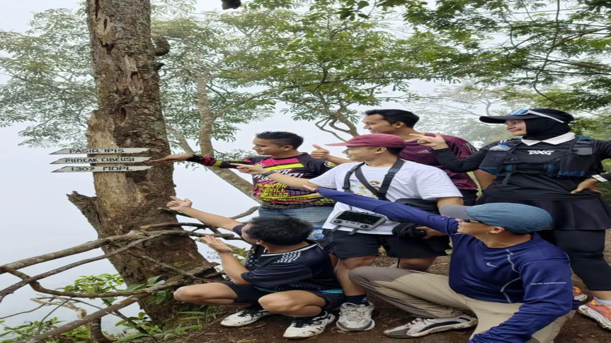 Gunung Pasir Ipis di Subang Jadi Favorit Wisata Tracking