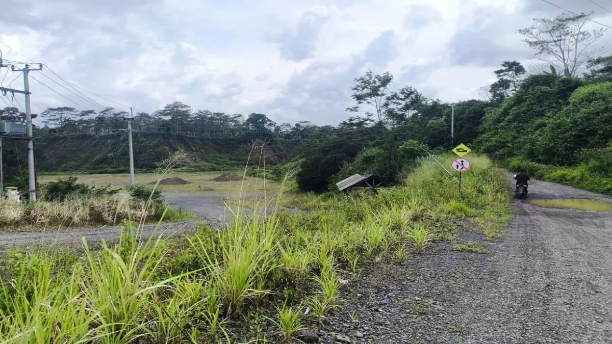 Habis Dikeruk Kini Ditumbuhi Rumput Liar, Warga Subang Pertanyakan Nasib Lahan Bekas Tambang