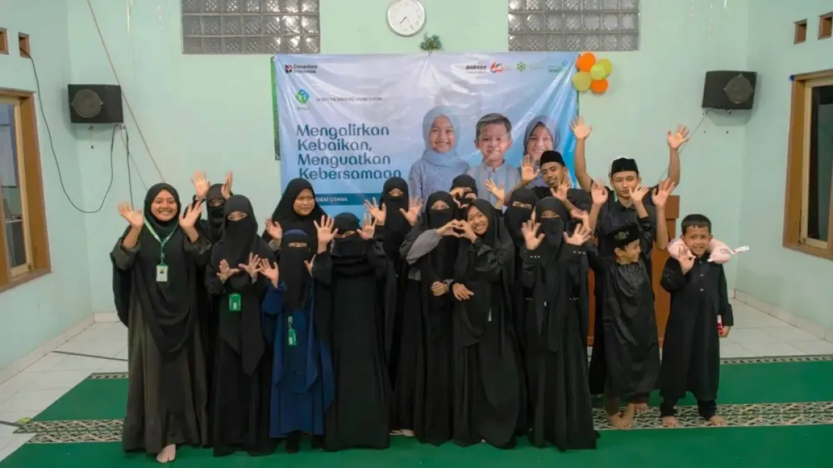 Manfaatkan Momen Ramadhan Melalui Program Dahsyat, PT Dahana Subang Santuni Anak Yatim