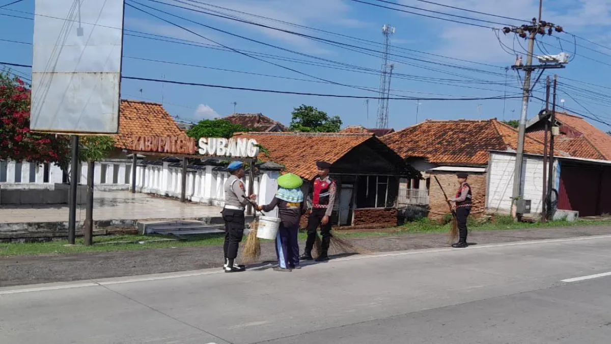 Penyapu Uang Koin di Perbatasan Subang dan Indramayu Bahayakan Keselamatan Lalu Lintas