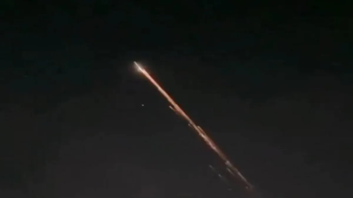 Fenomena Cahaya Misterius di Langit Pantura Diduga Meteor Jatuh, Warga Terkejut