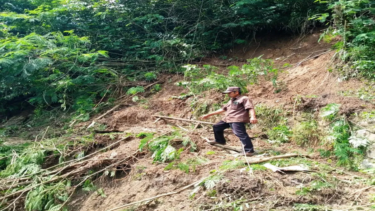 Akses Wisata Curug Malela Tertutup Longsor