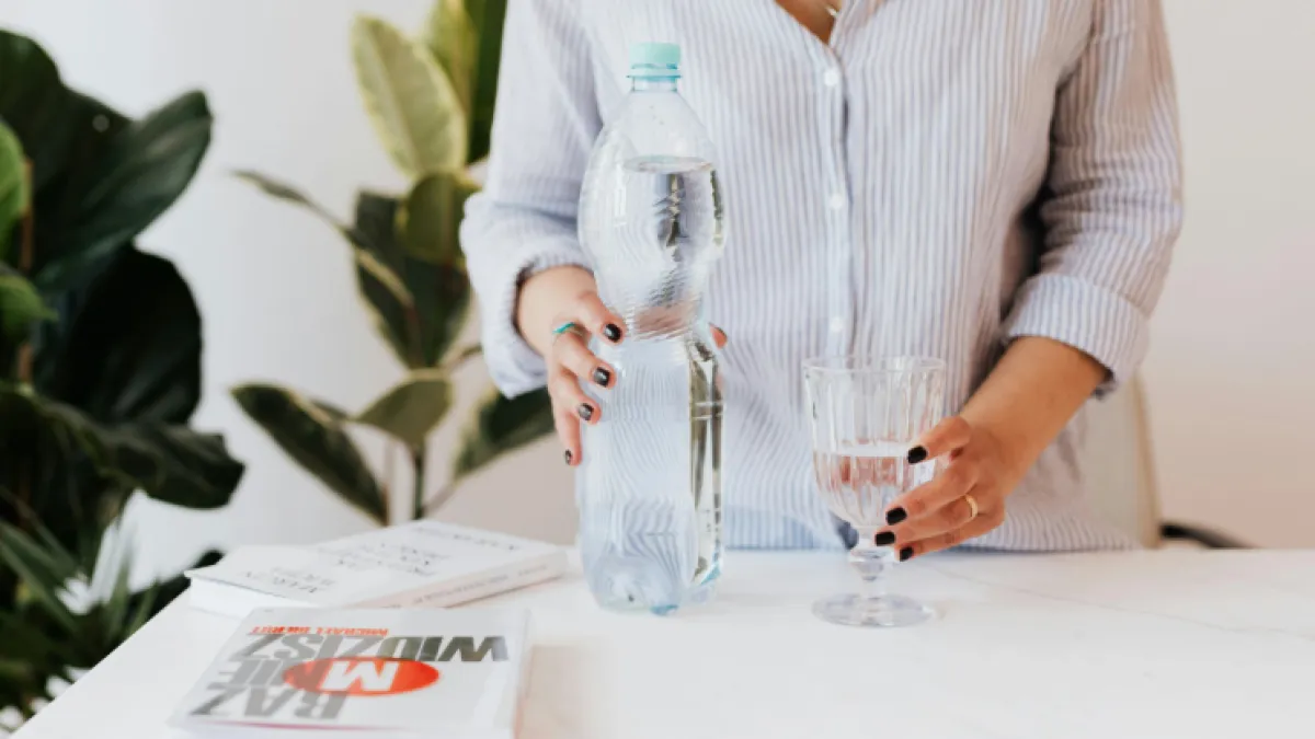 5 Cara Minum Air Putih untuk Menurunkan Berat Badan Secara Efektif