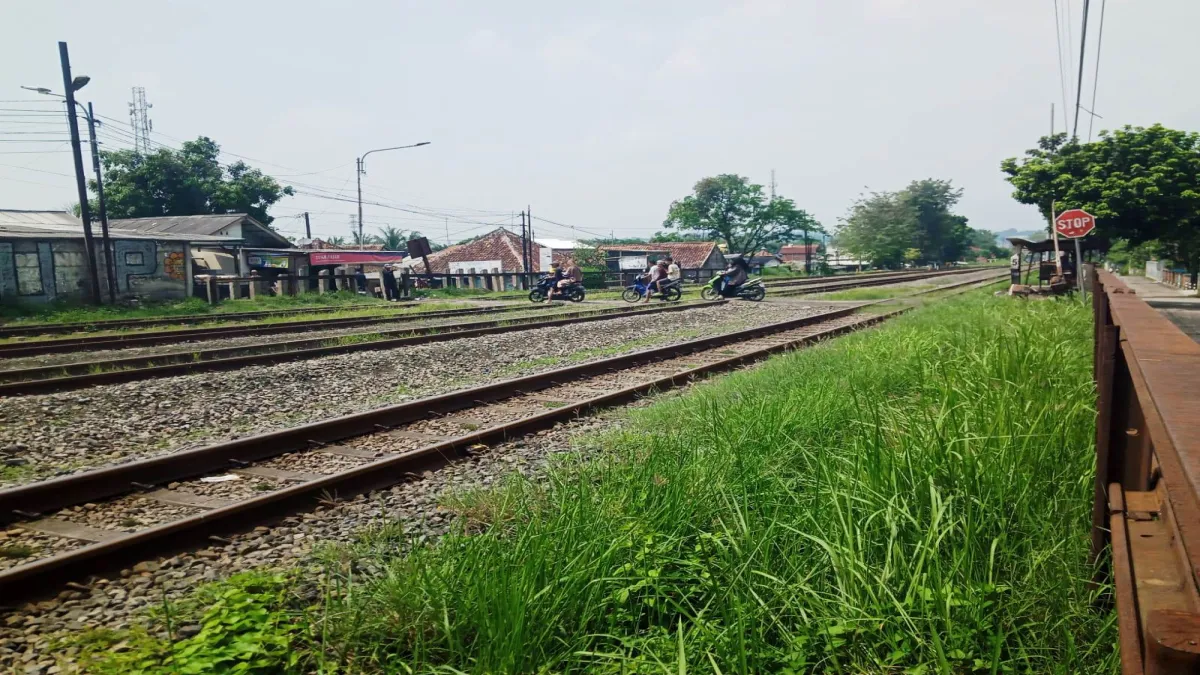 12 Perlintasan Kereta Api di Purwakarta Tanpa Penjagaan