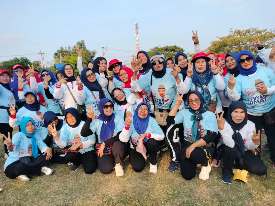 Warga Ciasem Serukan Salam Dua Jari, Dukung Penuh Kang Jimat Dua Periode