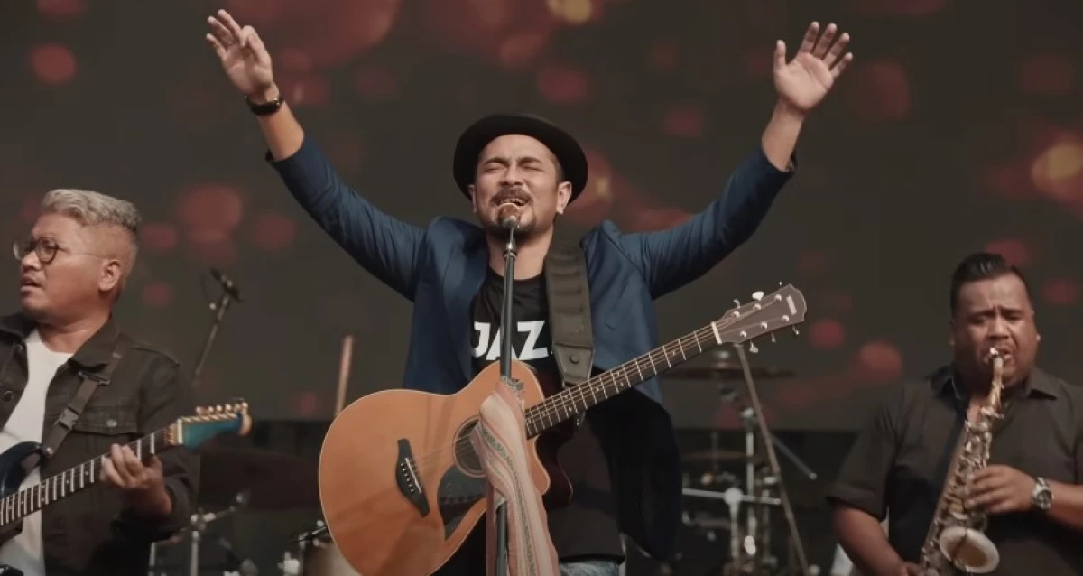 Menelusuri Kehidupan Sang Legenda Musik Indonesia dalam Film Glenn Fredly The Movie