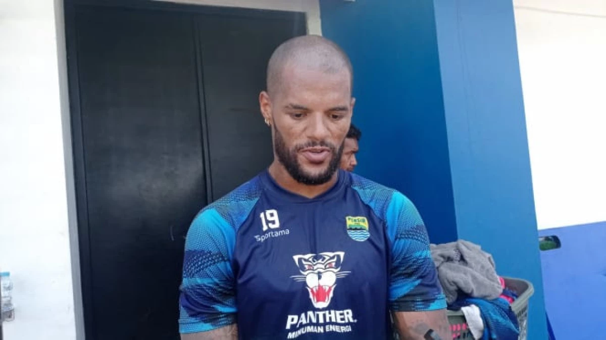 Mogok Latihan David da Silva, Permasalahan Uang Muka dan Masa Depan di Persib