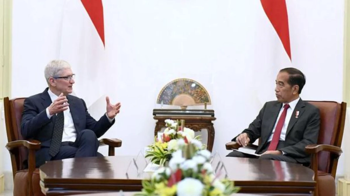 Jokowi Meminta CEO Apple Tim Cook untuk Membangun Pabrik di Indonesia