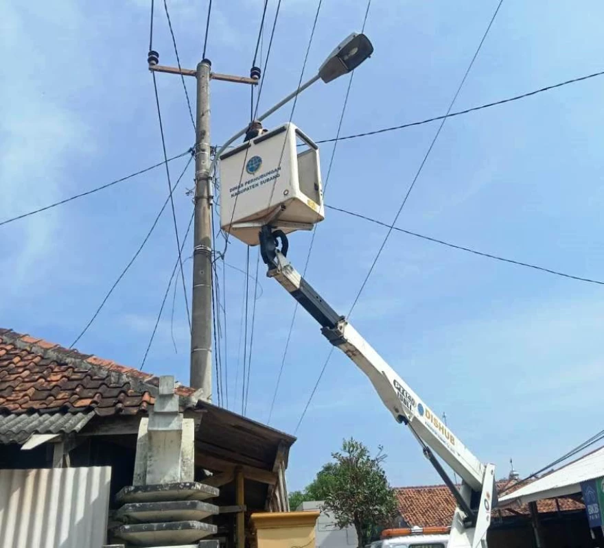 Dishub Subang Perbaiki PJU Rusak di Desa Simpar, Respon Aspirasi Warga