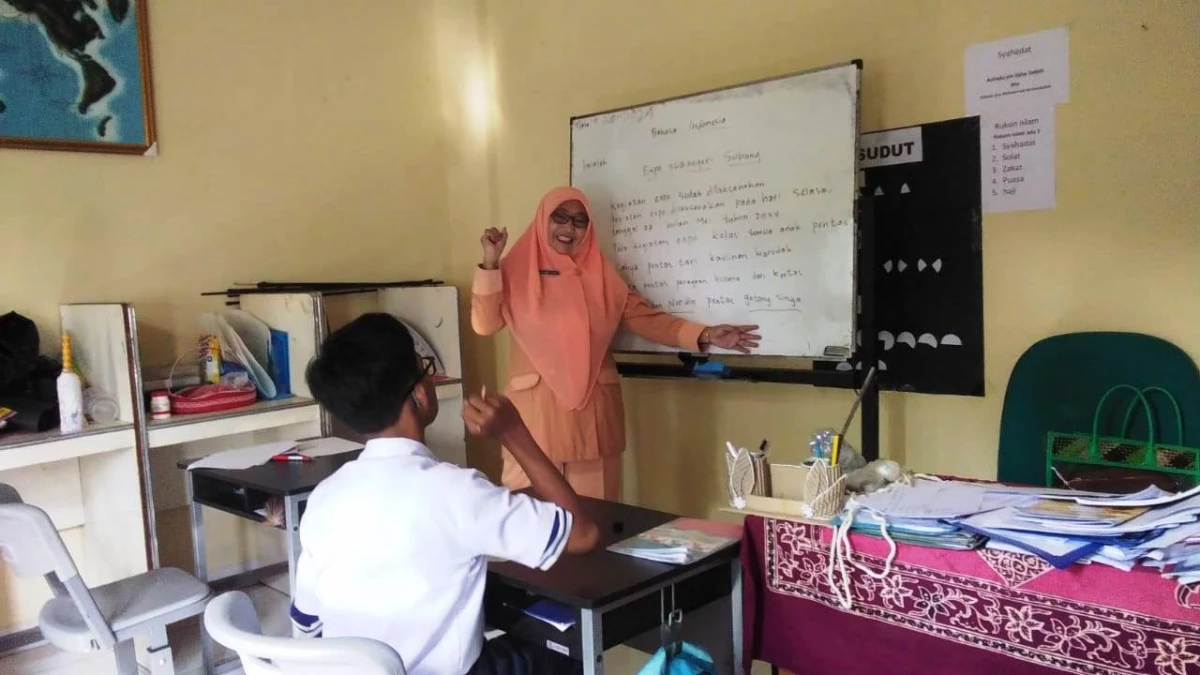 Kisah Engkay Karweti yang Bangga Mengajar Anak Berkebutuhan Khusus Selama 35 Tahun