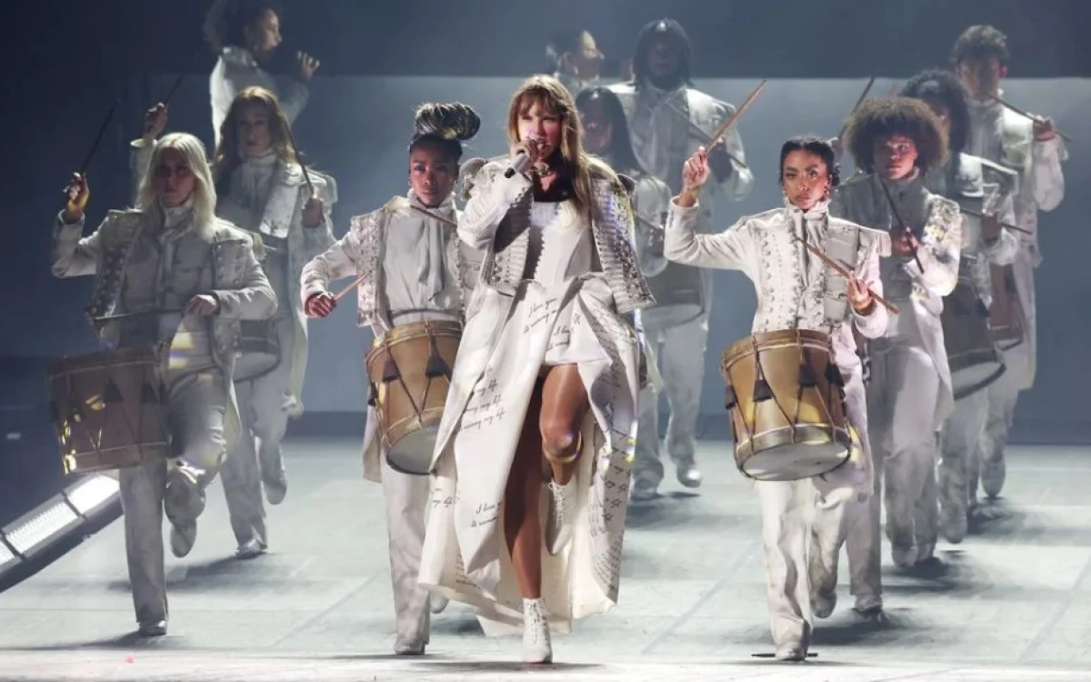 Album TTPD Debut di The Eras Tour Paris, Setlist pun Rombak Total!