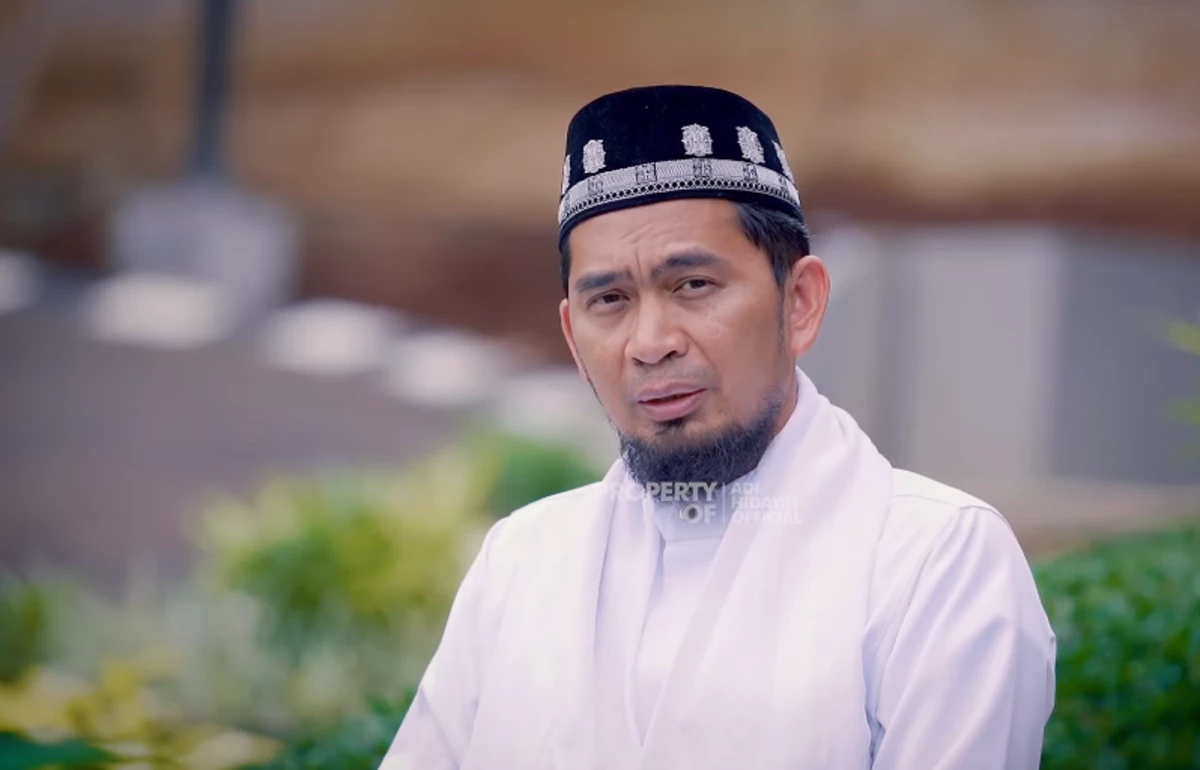 Rahasia Penting Menunaikan Sholat Tarawih di Bualan Ramadan, Begini Menurut Ustadz Adi Hidayat