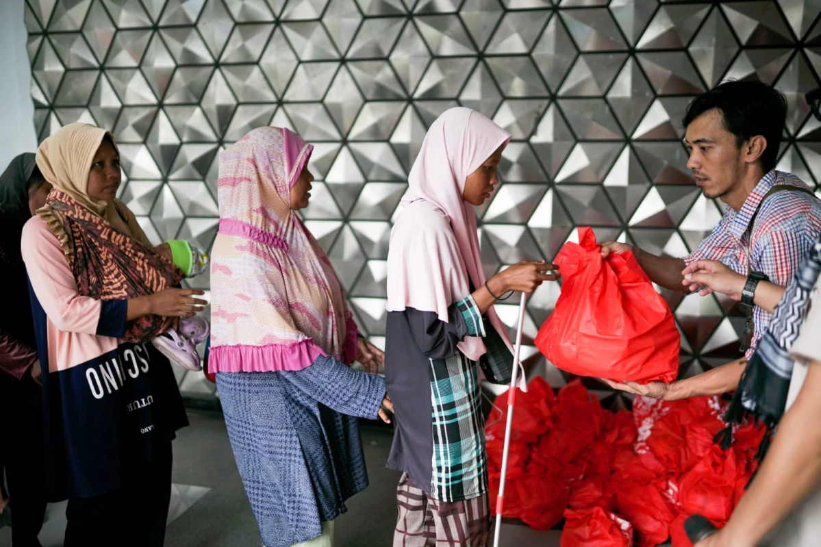 Sahabat Bang Ara dan Kang Jimat Bagikan 1000 Paket Sembako
