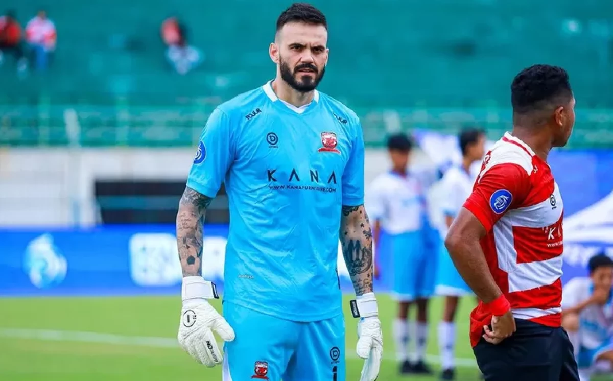 Kiper Madura United Tetap Optimistis Hadapi Leg Kedua Final Liga 1, Yakin Ada Keajaiban di Kandang