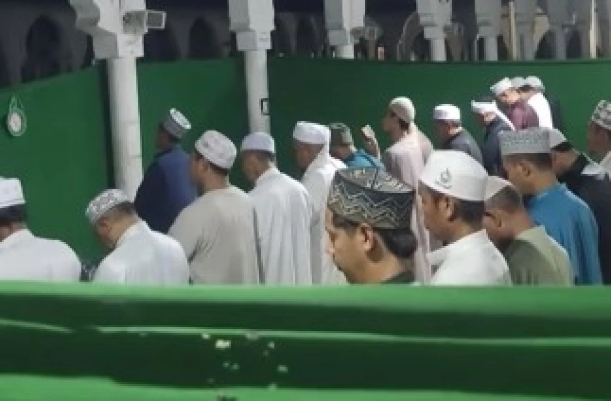 Ponpes Magetan Lakukan Sholat Terawih Terlama di Indonesia, Baca 30 Juz Al-Qur'an