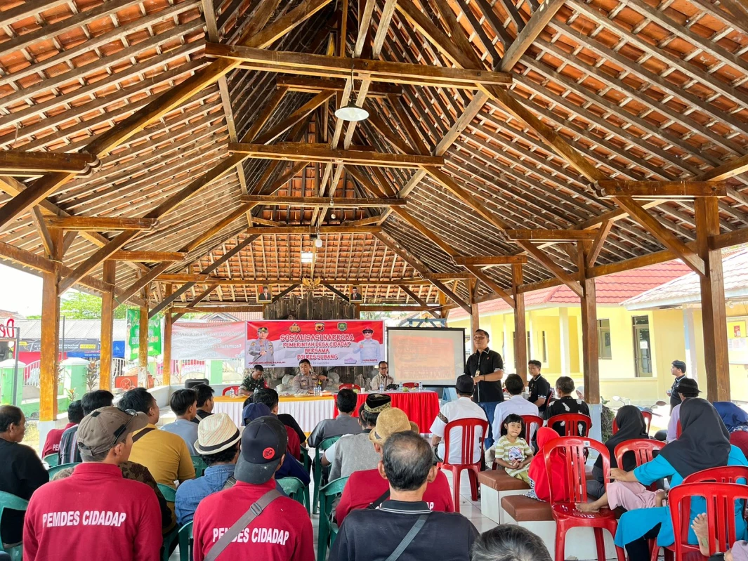Satnarkoba Polres Subang dan Pemerintah Desa Sosialisasikan Bahaya NAPZA di Desa Cidadap