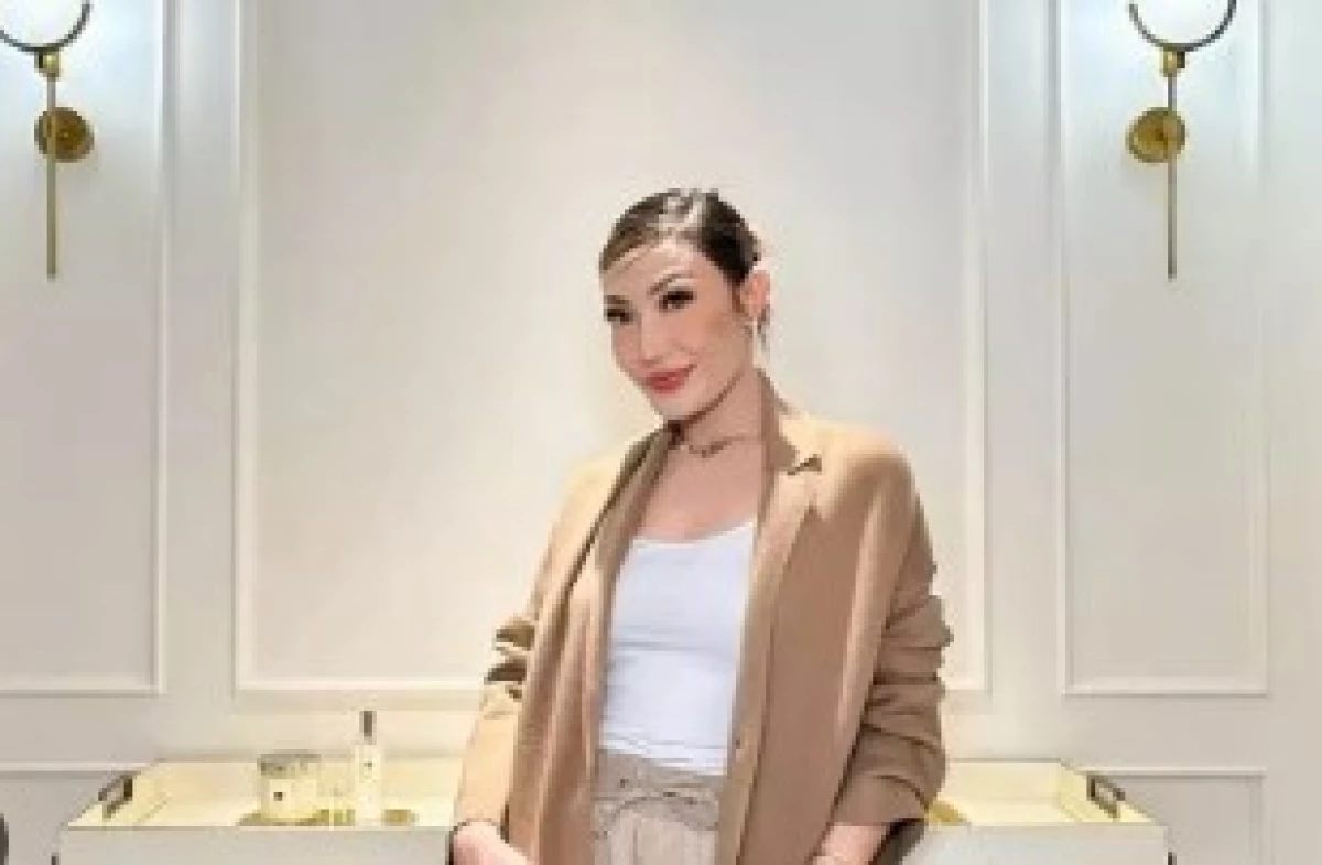 Presenter Ayu Dewi Diprotes Tetangga saat Bangun Rumah Idaman Dengan Sang Suami