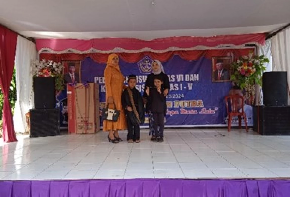 SDN Tambakan Putra Kenalkan Budaya Sunda Melalui Pentas Seni Sekolah
