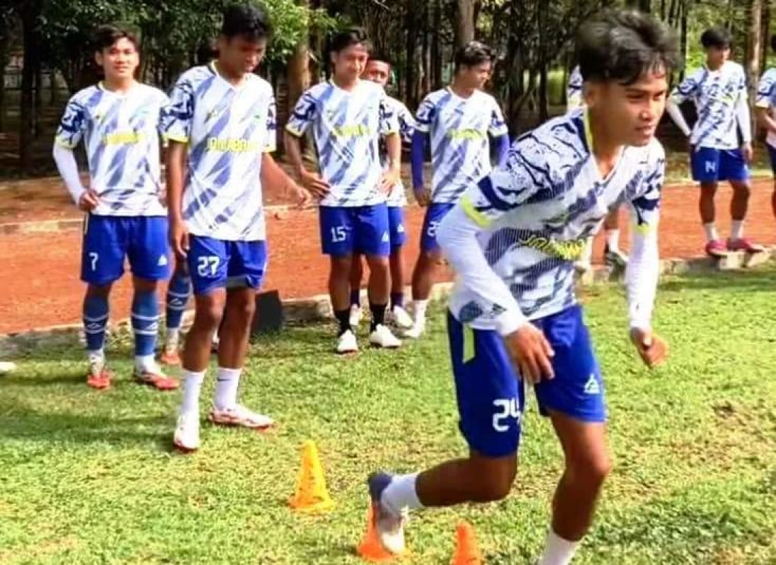 Tim Sepak Bola Putra Jabar Gelar Training Camp Hadapi PON