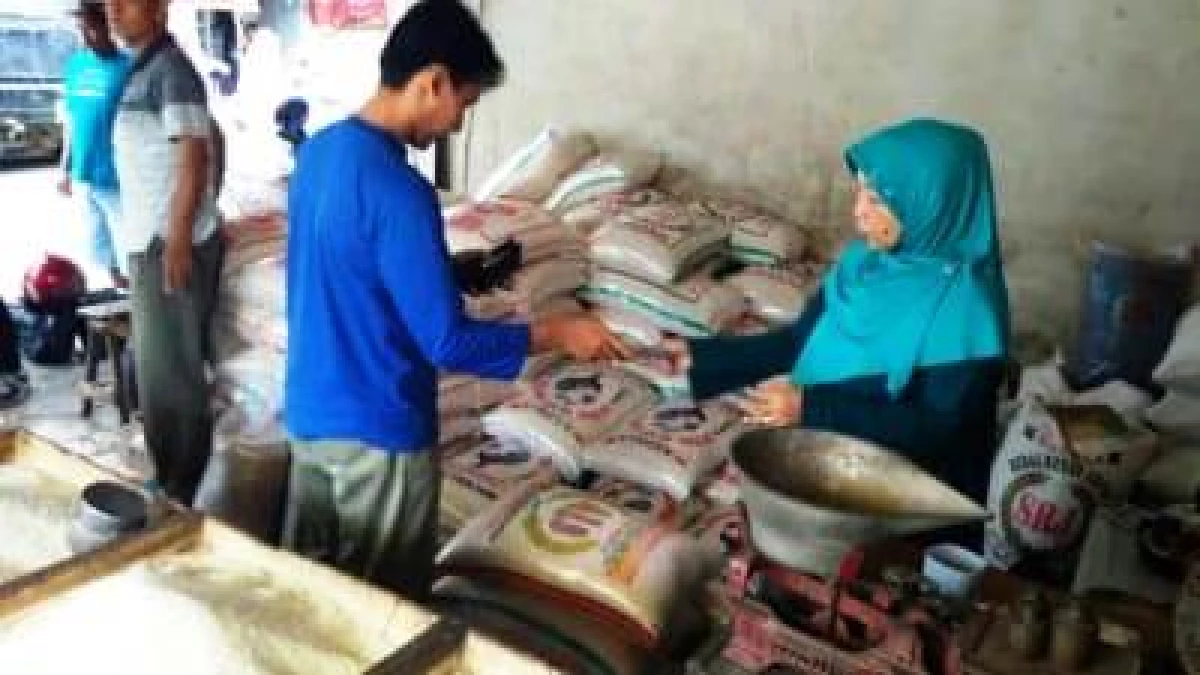 Harga Beras Premium kembali Melonjak di Pasar Baru Subang