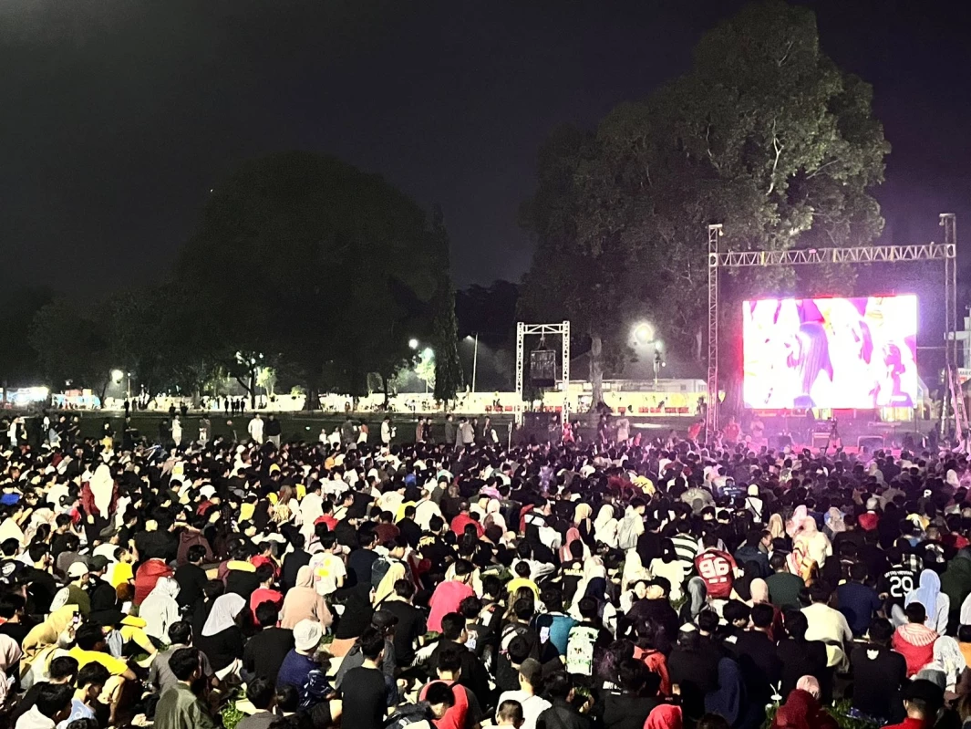 Ribuan Warga Subang Antusian Nobar Semifinal Timnas di Alun-Alun
